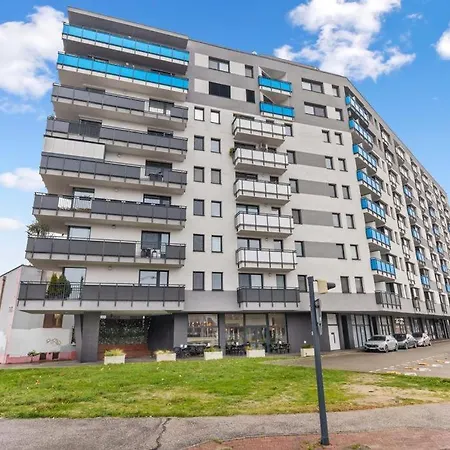 Apartmán Uzbecka S Parkovanim V Garazi